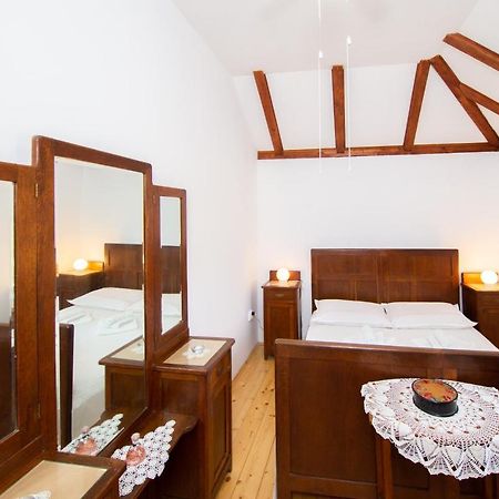 Holiday Home Burba Komiža المظهر الخارجي الصورة