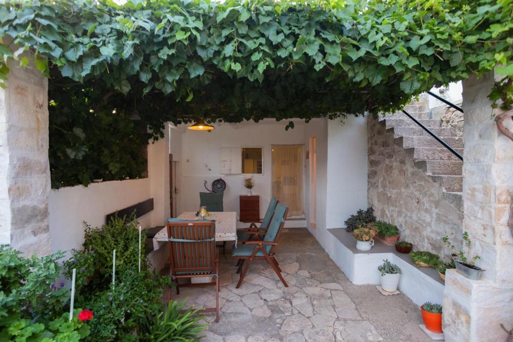 Holiday Home Burba Komiža المظهر الخارجي الصورة