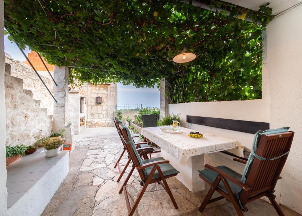 Holiday Home Burba Komiža المظهر الخارجي الصورة