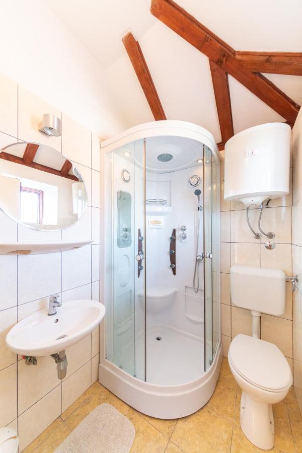 Holiday Home Burba Komiža المظهر الخارجي الصورة